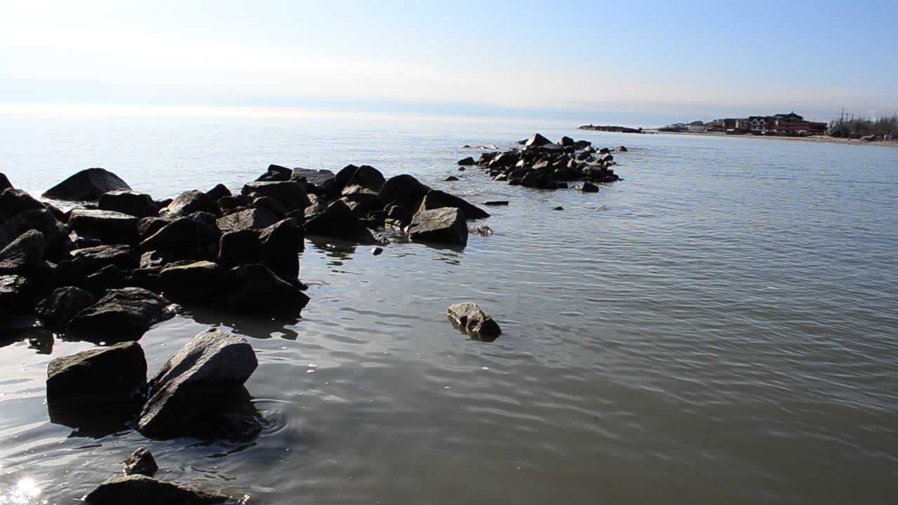 Mare e sassi. Sassi nel mare
