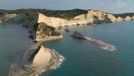 filmación de establecimiento sobre el cabo drastis, corfú, grecia