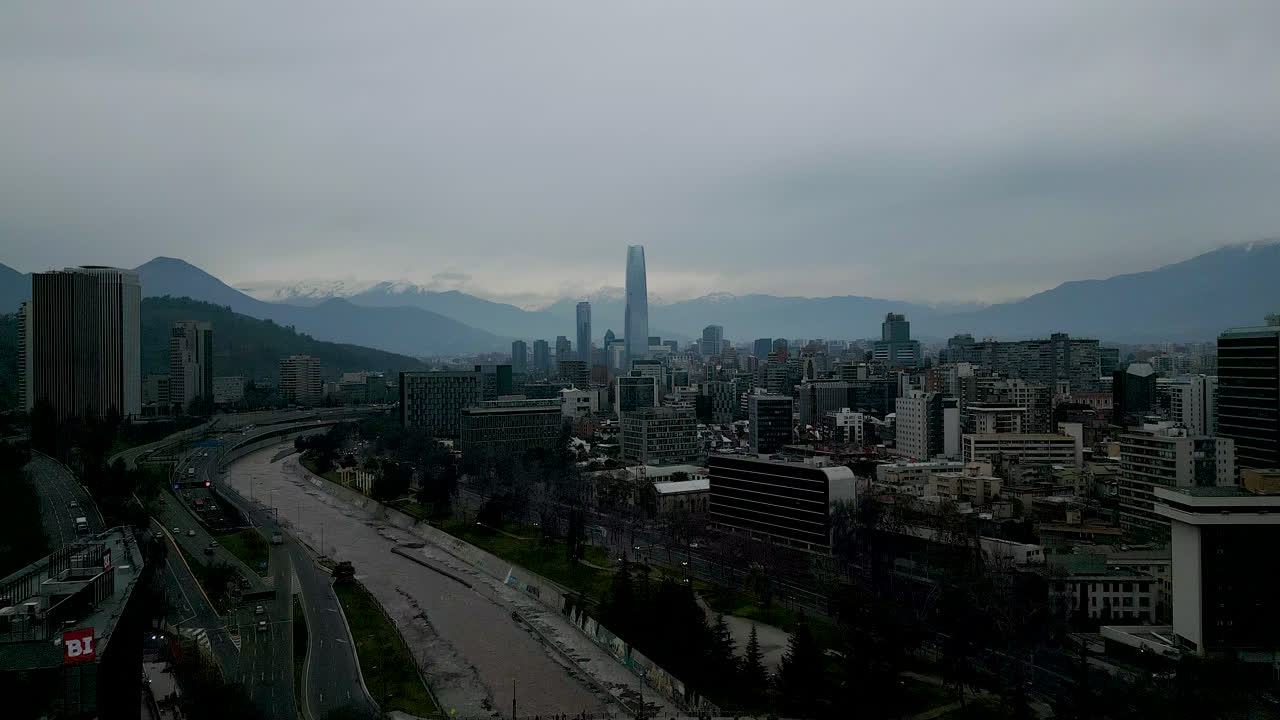 Skyline di Santiago del Cile in una mattina d'inverno