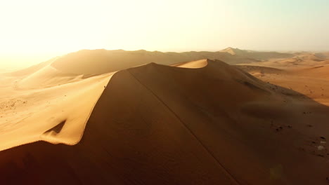 Solo-En-La-Inmensidad-Del-Desierto