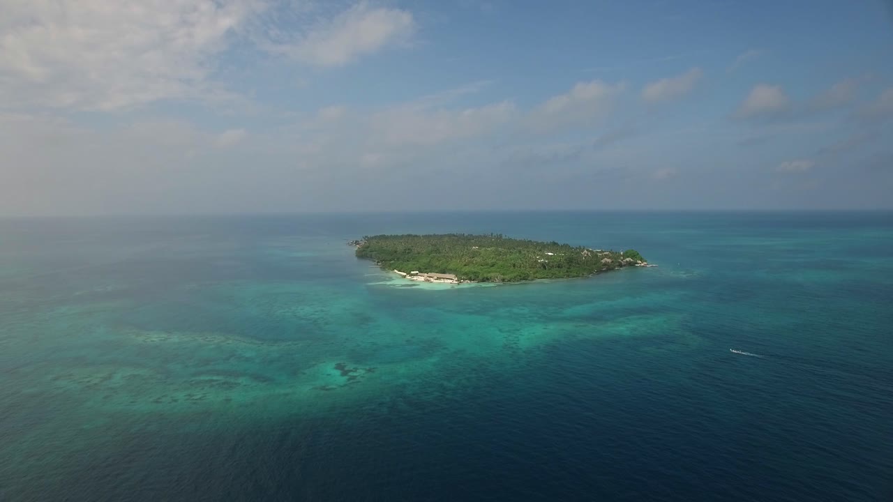 la isla de mucura vista desde la lejanía