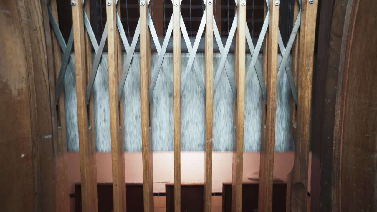 내림차순 빈티지 골동품 엘리베이터