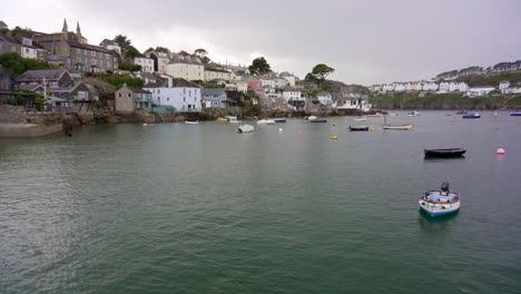 Polruan,-small-fishing-village-establishing-shot