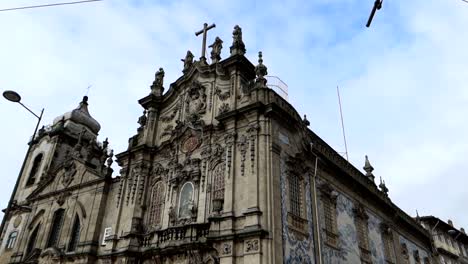 establishing shot of igreja do carmo church facade in porto, portugal