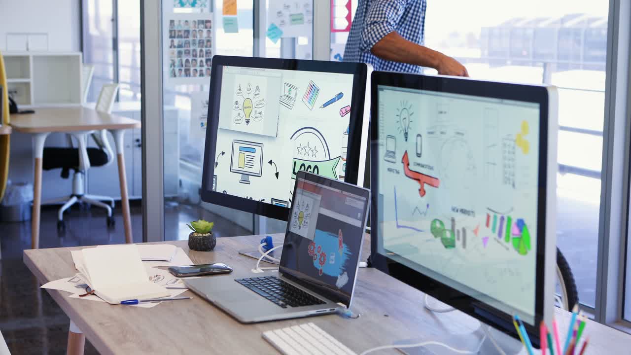 hombre de negocios creativo usando computadora portátil 4k