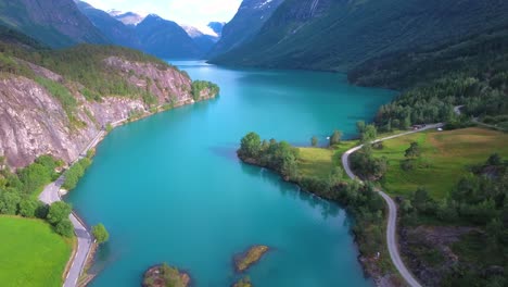 Lovatnet-See-Schöne-Natur-Norwegen.