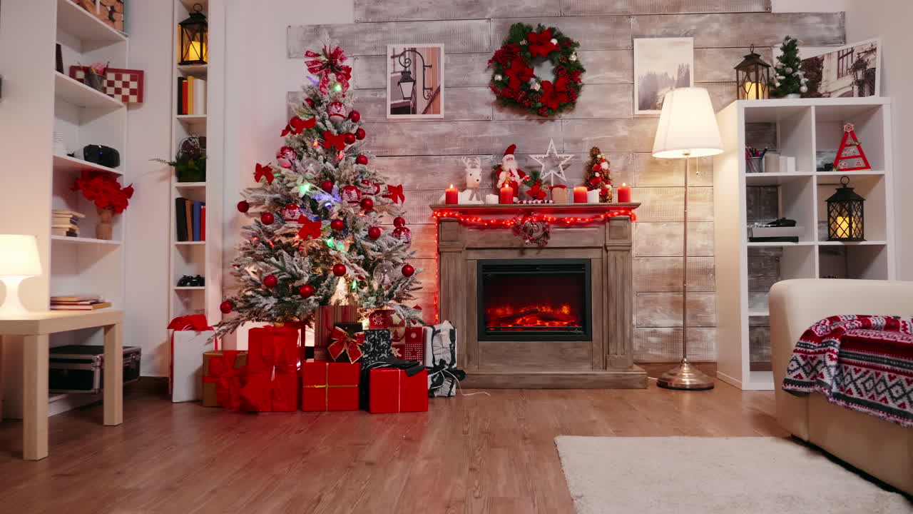 축제적 인 크리스마스 축하 를 위해 장식 된 거실 의  을 확대