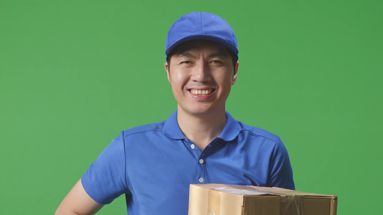 パッケージを配達する人