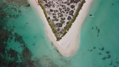 Fotografía-Cenital-De-La-Isla-Tortugillos,-Isla-La-Tortuga,-Venezuela