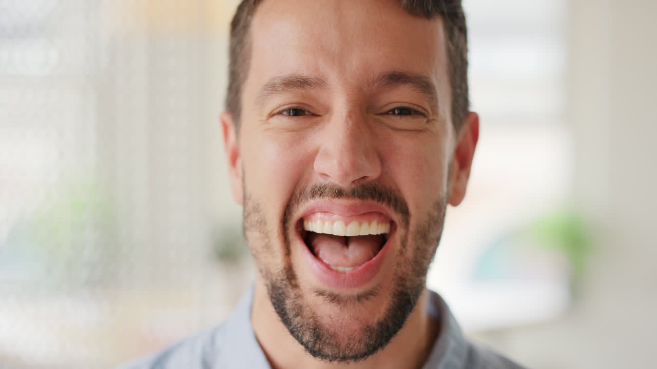 retrato de un hombre feliz