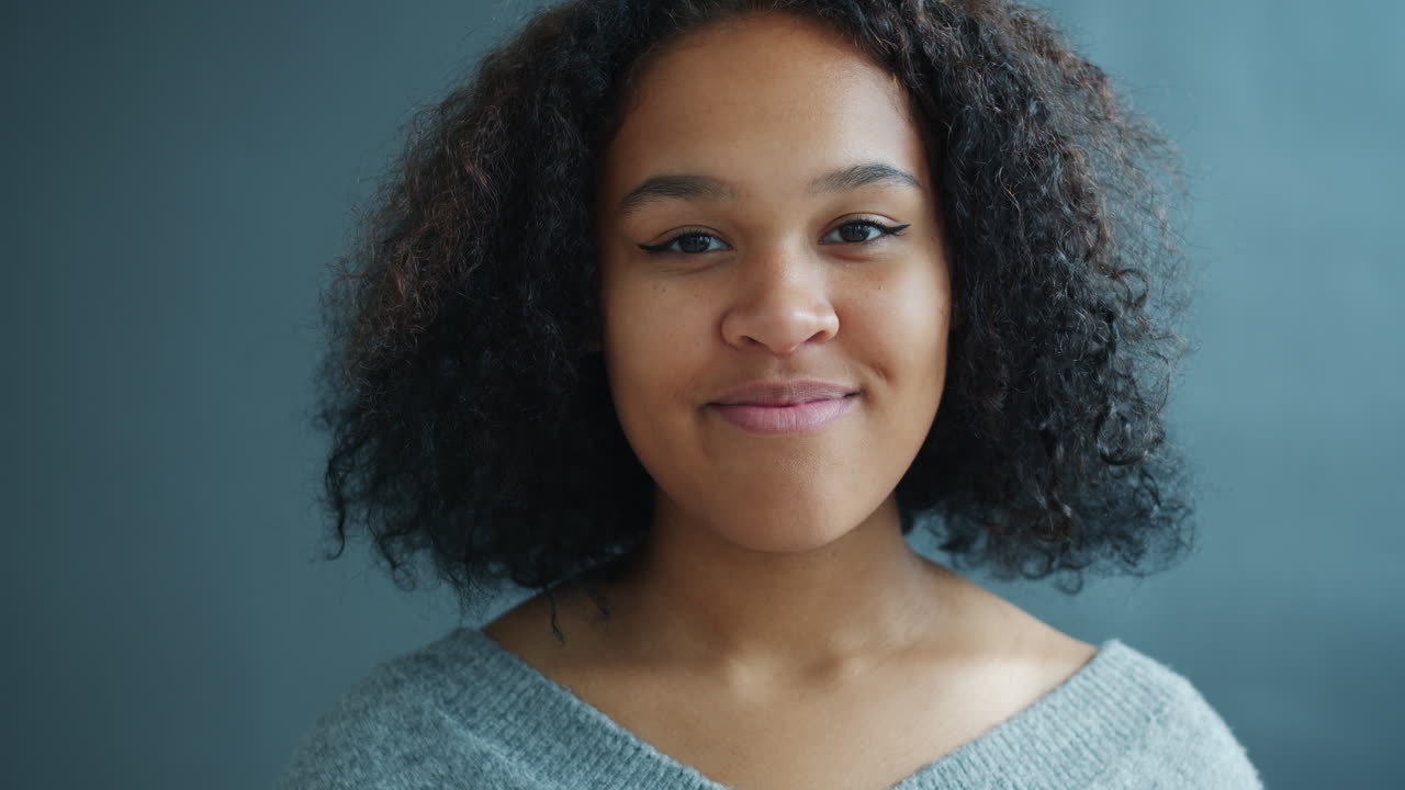 retrato de una mujer joven