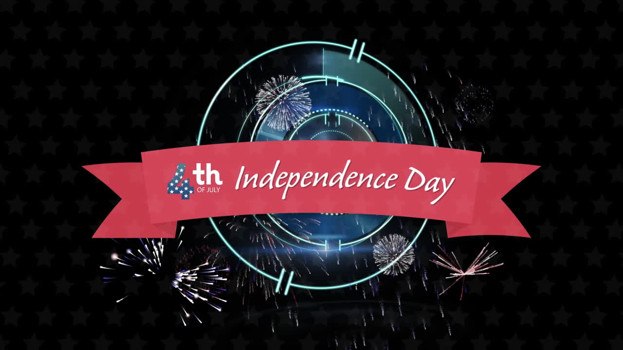Animatie van de tekst 'Fourth of July' in de kleuren van de Amerikaanse vlag boven een klok en vuurwerk
