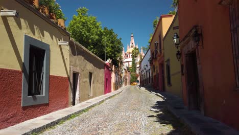 colorful streets of san miguel de allende