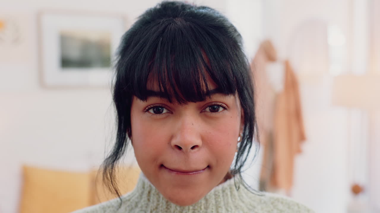 retrato, belleza y maquillaje por mujer en el espejo