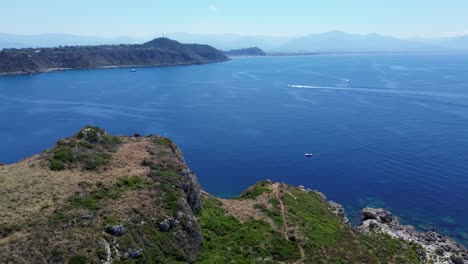 en la costa marítima en el océano más hermoso tomé el descenso más importante