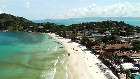 vista aérea de la playa de luna llena en tailandia, durante el día