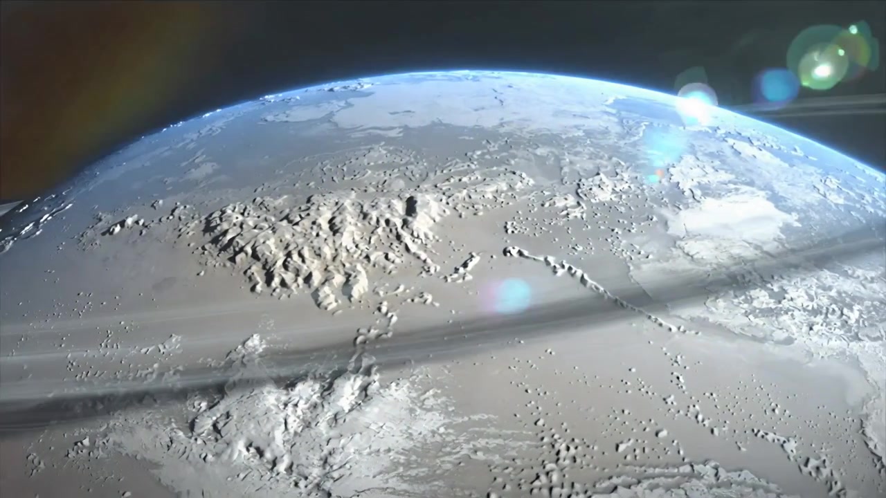 Telecamera orbitante in panoramica verso destra sopra un pianeta ghiacciato con anelli, la luce solare rivela l'ombra degli anelli, navicella spaziale.