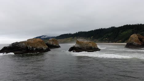 Moody-Nieblas-Olas-En-Canon-Shore