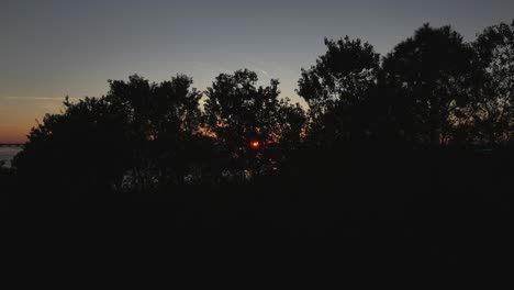 Increíble-Puesta-De-Sol-Sobre-La-Bahía-Móvil-Cerca-Del-Fuerte-Español,-Alabama