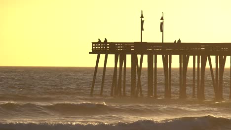 vistas del atardecer en pismo beach, california