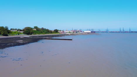 Flying-Above-Harwich-Foreshore-In-Essex,-England