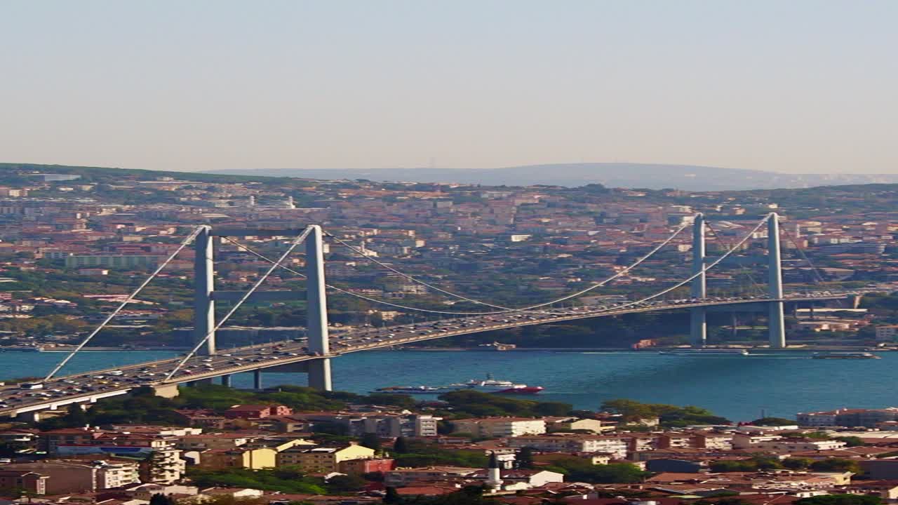 이스탄불의 파티흐 술탄 메흐메트 다리