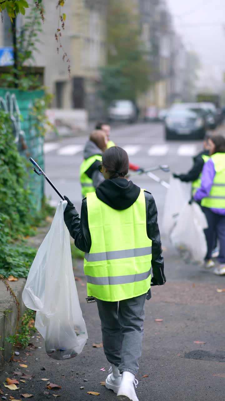 voluntarios de limpieza de la comunidad