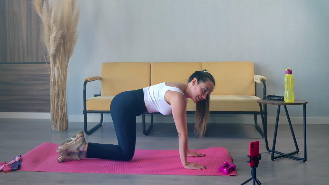 entrenamiento en el hogar para las piernas y los glúteos