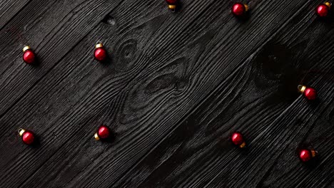 Small-Christmas-beads-on-table