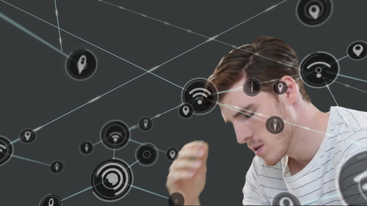 animación de un hombre caucásico preocupado sobre una red de conexiones con iconos sociales