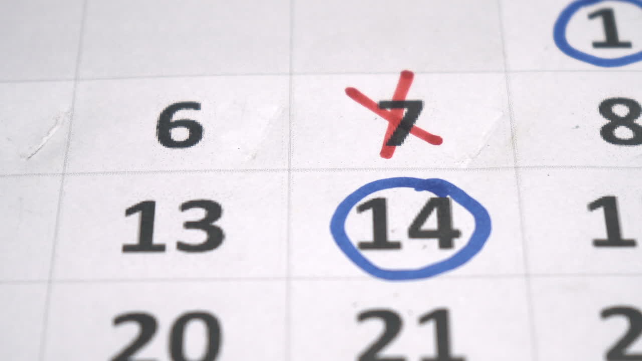 cruzar las fechas en el calendario de diciembre de 2022