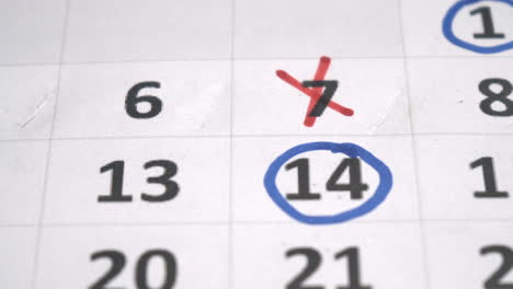 Cruzar-Las-Fechas-En-El-Calendario-De-Diciembre-De-2022