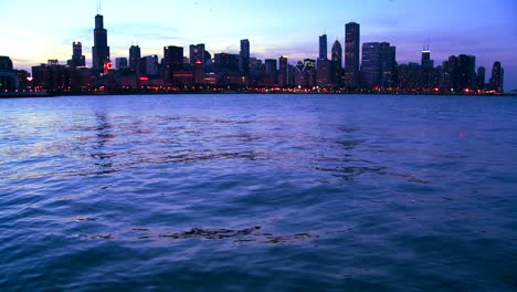 el horizonte de la ciudad de chicago en el crepúsculo 4