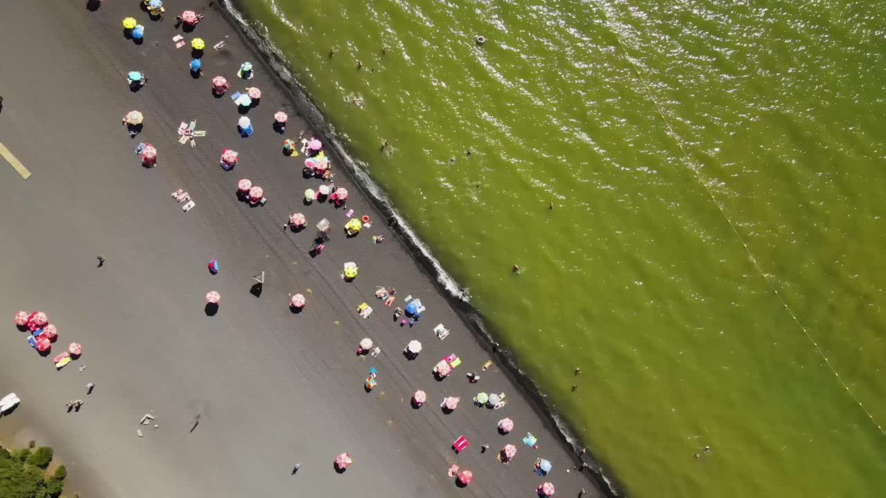 toma aerea del lago villarica