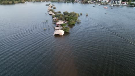 Drone-Aéreo-Paisaje-En-Alter-Do-Chao-Brasil-Santarem-Isla-Del-Amor-Isla-Del-Amor-En-El-Río-Tapajos