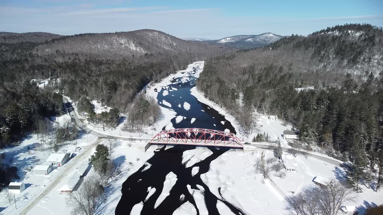riparius, ny - dji mini puente del río hudson alto