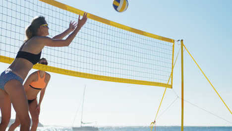 jugadoras de voleibol jugando al voleibol 4k