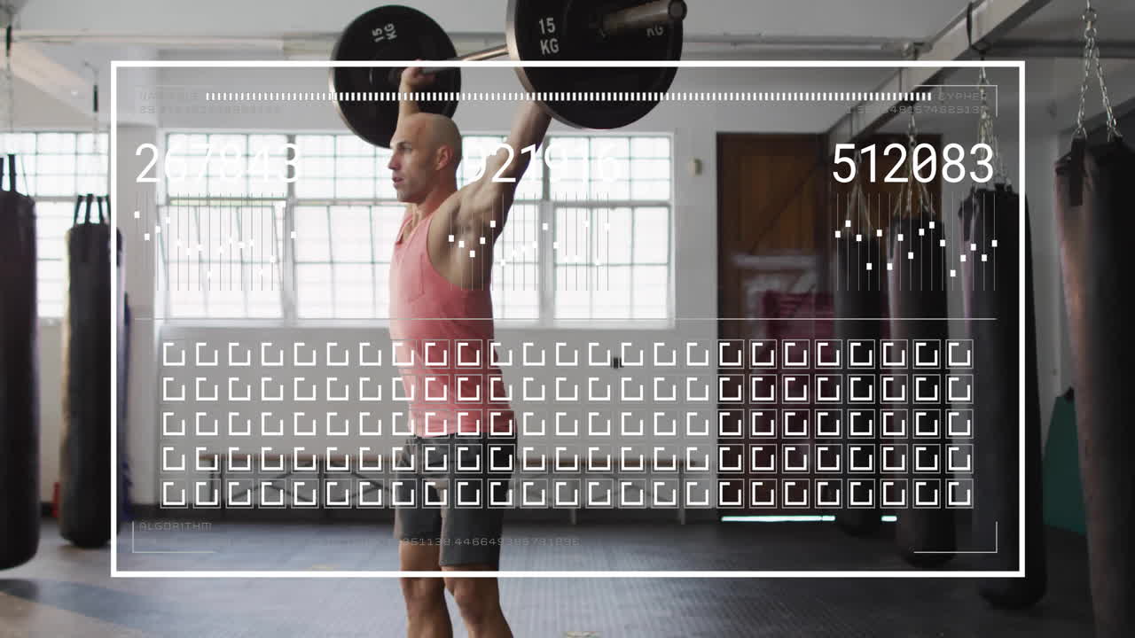 체육관에서 바벨을 들어 올리는 백인 남성에 대한 데이터 처리의 애니메이션