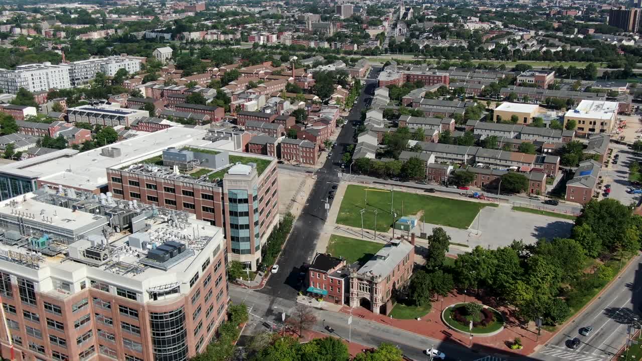 vista aérea de drones del campus y los terrenos, vivienda, en la universidad de maryland en baltimore, maryland, estados unidos, educación superior y tema de la escuela de medicina