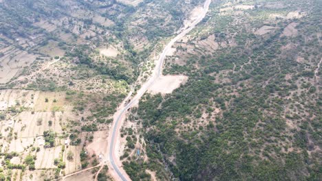 Granja-Tierras-Agrícolas-Paisaje-Rural-Pueblo-Rústico-Del-Norte-De-Kenia-bosque-Verde-Vista-Aérea-Y-Concepto-De-Tecnología-Ambiental