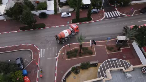 Vista-Aérea-Panorámica-De-Rascacielos-En-Construcción-Con-Vista-A-La-Ciudad,-Tel-Aviv,-Isreal