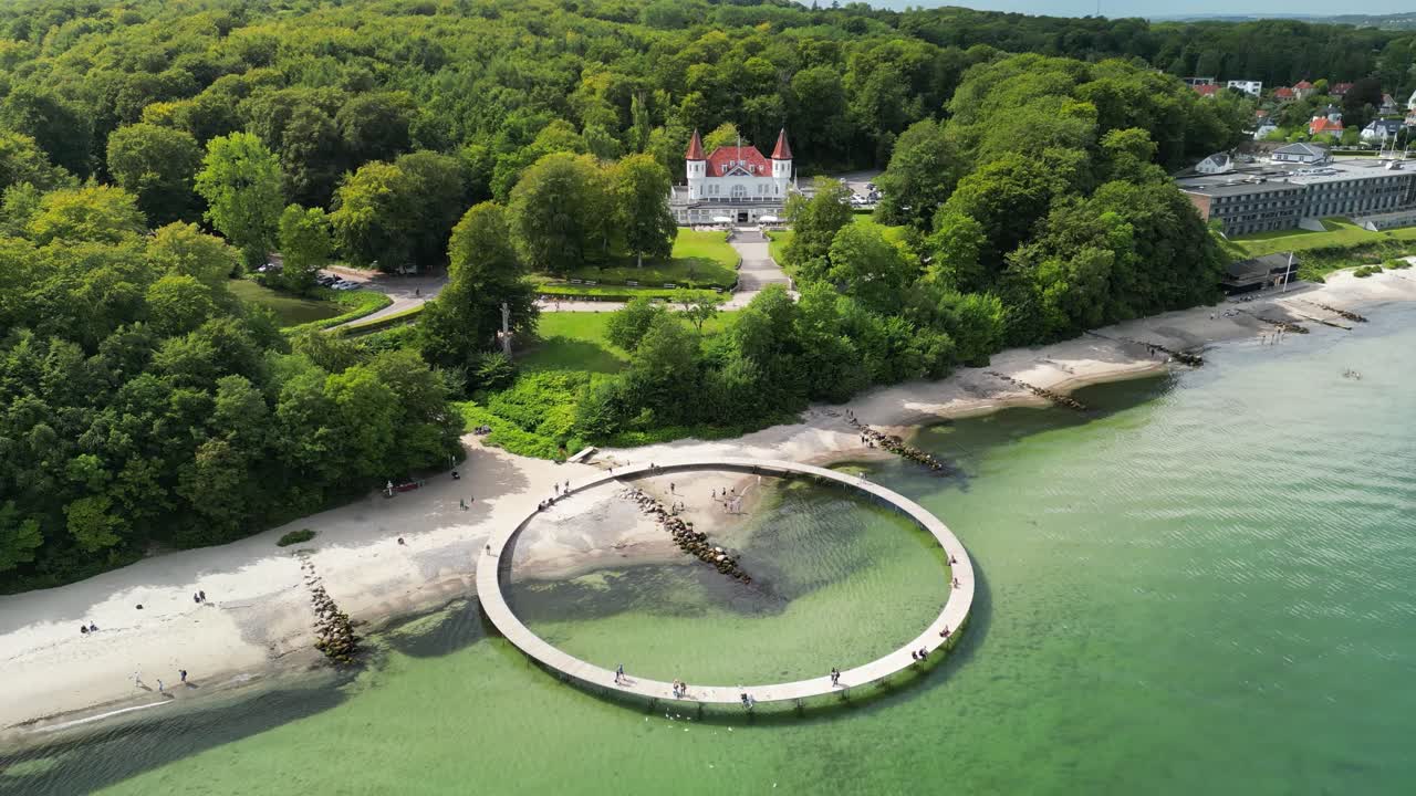 바르나 성 해변, 오르후스, 덴마크와 무한 다리 공중