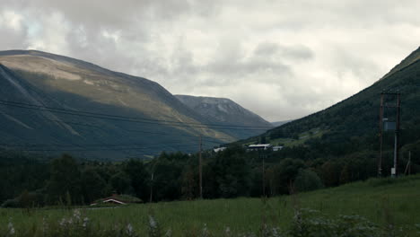 Warm-sunlight-hitting-the-mountains