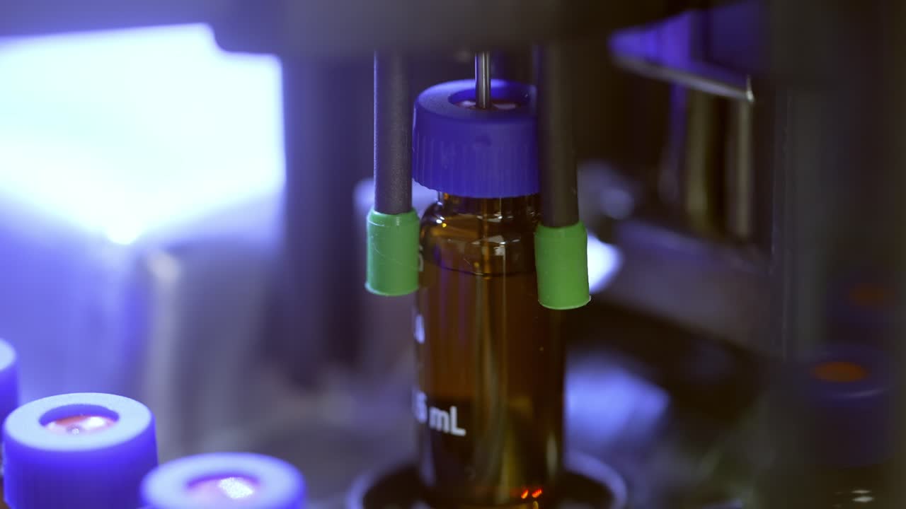 macro de líquido de inyección en la industria de envases cosméticos