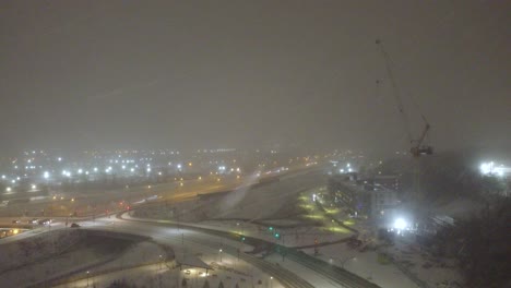 Zona-Industrial-De-Tormenta-De-Nieve-Donde-Se-Están-Llevando-A-Cabo-Nuevas-Construcciones-Y-Desarrollos-En-Las-Cercanías-De-Montreal,-Quebec,-Canadá