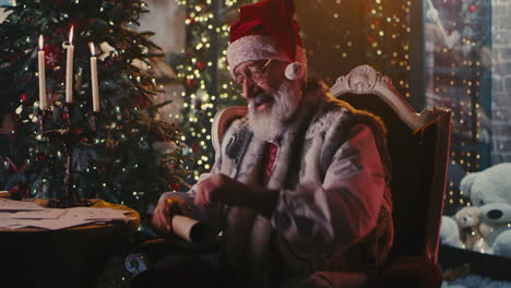 santa claus reading letters