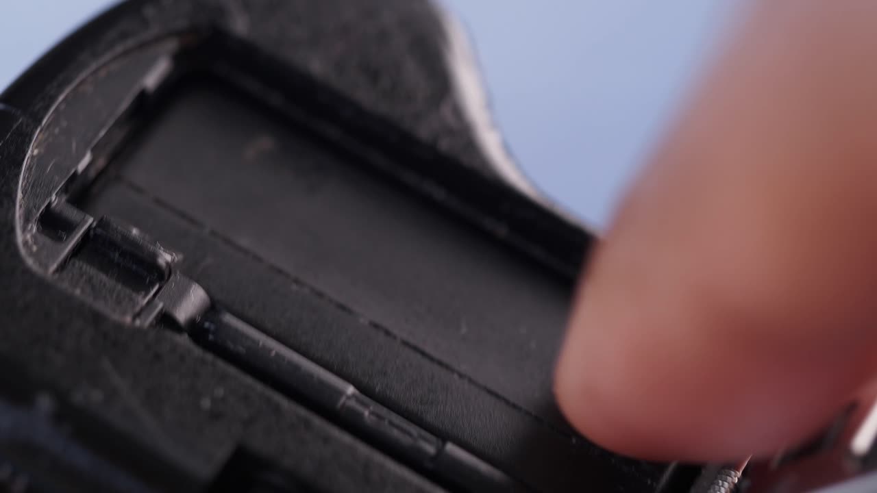 Replacing Camera Battery