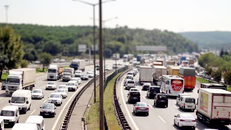 Atasco-De-Tráfico-De-Coches-En-El-Lapso-De-Tiempo-De-La-Autopista-3