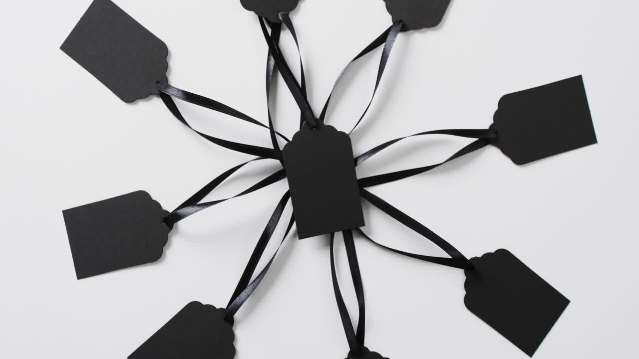 색 배경에 복사 공간과 함께 검은색 가격 태그의 비디오