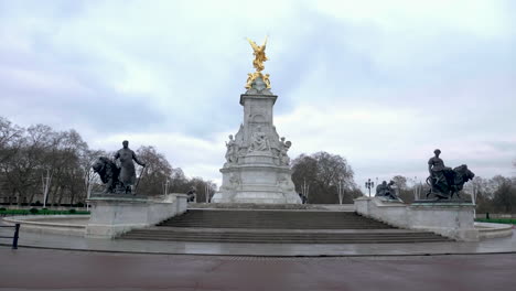 slow motion shot walking towards the victoria memorial with no tourists around, london